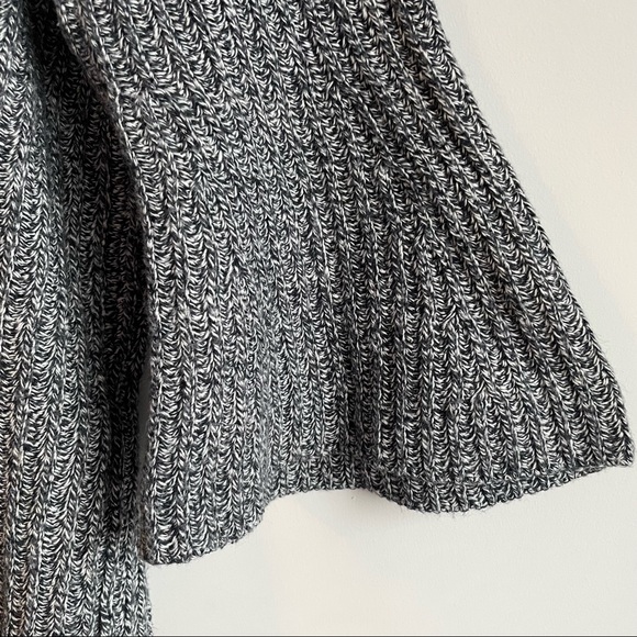 Gap Sweater - Picture 4 of 6